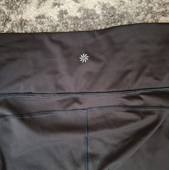 Athleta  Pockets black Yoga Gym Athletic Leggings Size Medium - Picture 10 of 10